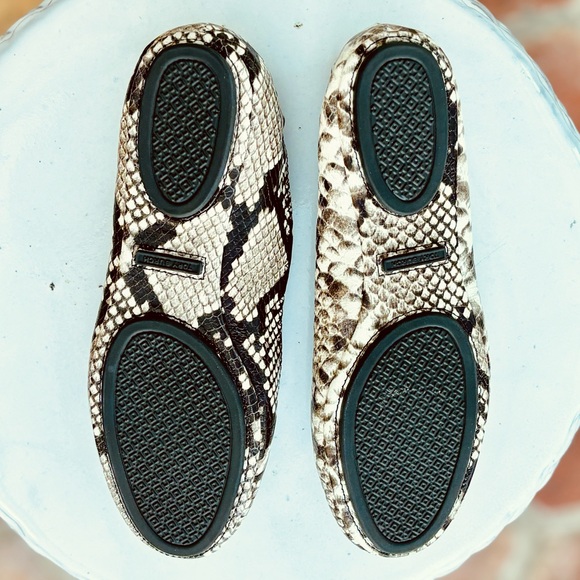NWOT Tory Burch Minnie Snake Print Flats - Picture 10 of 11